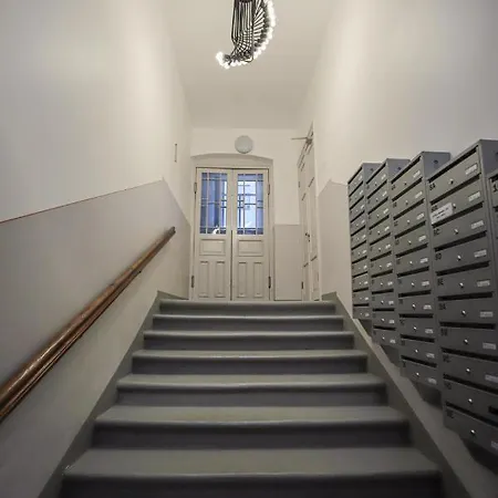 A Quite In City Centre Near Any Excitement Apartment